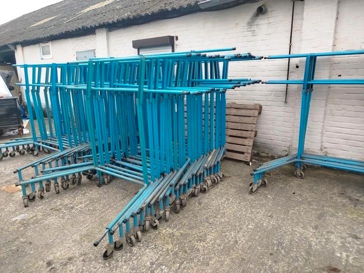 À VENDRE — Chariots de transport professionnels 
Nous dev, Articles professionnels, Aménagement de Bureau & Magasin | Entrepôt, Rayonnage & Stockage