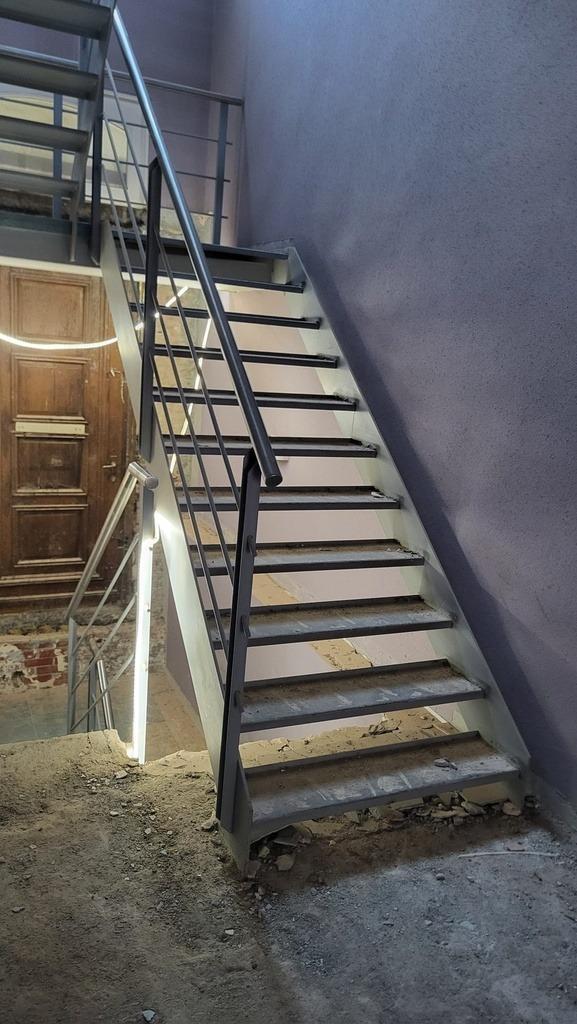 Escalier en métal 11 marches, Doe-het-zelf en Bouw, Ladders en Trappen, Gebruikt, Trap, Minder dan 2 meter, Ophalen