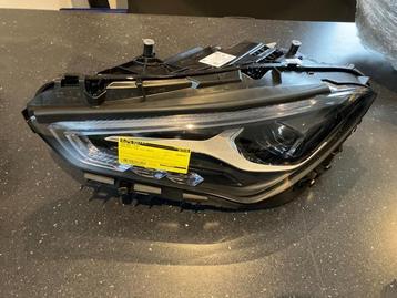 Phare gauche d'un Mercedes CLA, Enlèvement ou Envoi, 3 mois de garantie, Utilisé
