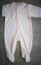 NIEUW - pastelroze fluwelen pyjama - Bout'chou - maat 68., Kinderen en Baby's, Nieuw, Meisje, Ophalen of Verzenden, Nacht- of Onderkleding