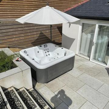 Nieuw 5-persoons jacuzzi💥Nu reserveren💦FULL OPTION💦€4999 beschikbaar voor biedingen