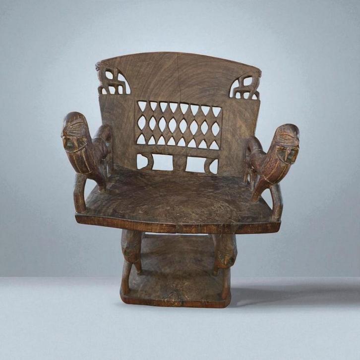 Te koop: Authentieke Afrikaanse stoel van massief hardhout, Antiek en Kunst, Antiek | Meubels | Stoelen en Sofa's, Ophalen of Verzenden