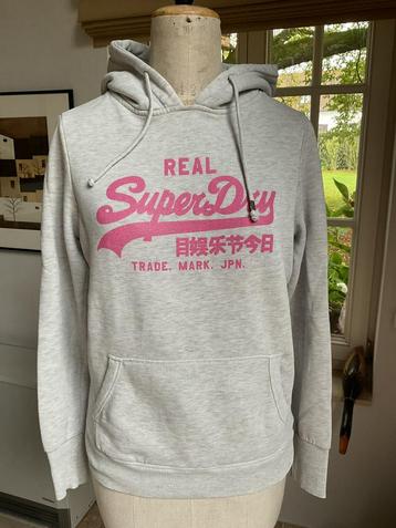 Pull à capuche Superdry, taille S disponible aux enchères