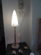 Lampe de chevet en verre maté bleu ciel., Maison & Meubles, Lampes | Lampes de table, Comme neuf, Comtemporain, Moins de 50 cm