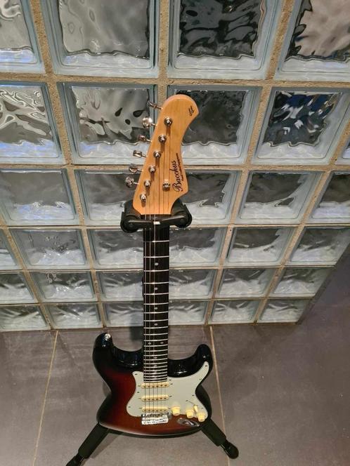 Bacchus bst 650, Muziek en Instrumenten, Snaarinstrumenten | Gitaren | Elektrisch, Zo goed als nieuw, Solid body, Overige merken