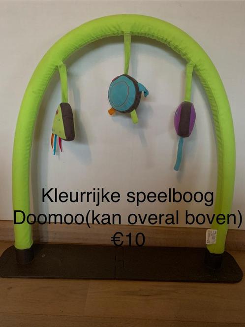 Kleurrijke speelboog van Doomoo + kleurrijk draaispeeltje, Kinderen en Baby's, Speelgoed | Babyspeelgoed, Gebruikt, Ophalen