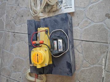 Compressor op 12v  beschikbaar voor biedingen