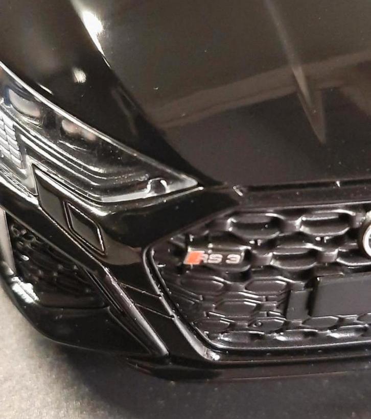 IXO/1:18/Audi RS3(8Y)Limousine/NIEUW, Hobby & Loisirs créatifs, Voitures miniatures | 1:18, Neuf, Voiture, Autres marques, Enlèvement ou Envoi