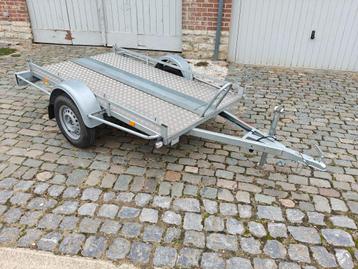 Motor aanhangwagen beschikbaar voor biedingen