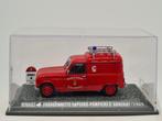 Renault 4 Brandweer Annonay (1965) - Universal Hobbies 1:43, Hobby en Vrije tijd, Verzenden, Zo goed als nieuw, Auto, Universal Hobbies