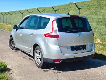 Renault scenic 2012 231.000km gekeurd beschikbaar voor biedingen