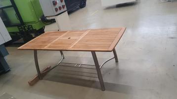 Table de jardin  disponible aux enchères