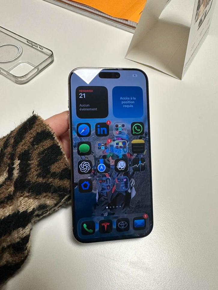 iPhone 16 Pro Max 256GB, Telecommunicatie, Mobiele telefoons | Toebehoren en Onderdelen, Zo goed als nieuw, Apple iPhone, Bescherming