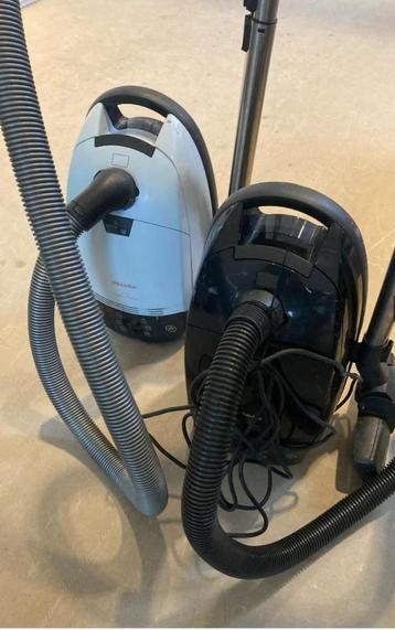 2 x miele stofzuiger beschikbaar voor biedingen