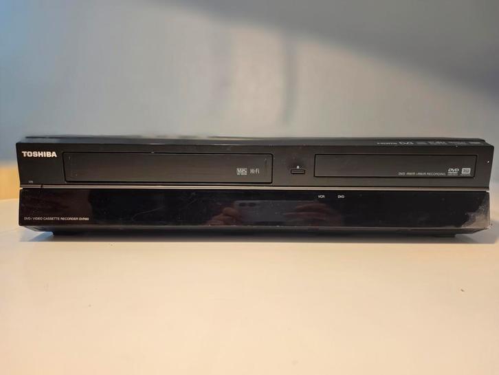Toshiba DVR80 – Enregistreur DVD & VHS combiné, Audio, Tv en Foto, DVD spelers, Zo goed als nieuw, Dvd-recorder, Ophalen of Verzenden