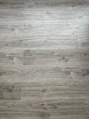 21,09m2 clicklaminaat 8mm waterbestendig (nieuw) beschikbaar voor biedingen