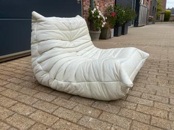 100% authentieke Ligne Roset Togo 1zit , Off-white leder ‘87 beschikbaar voor biedingen