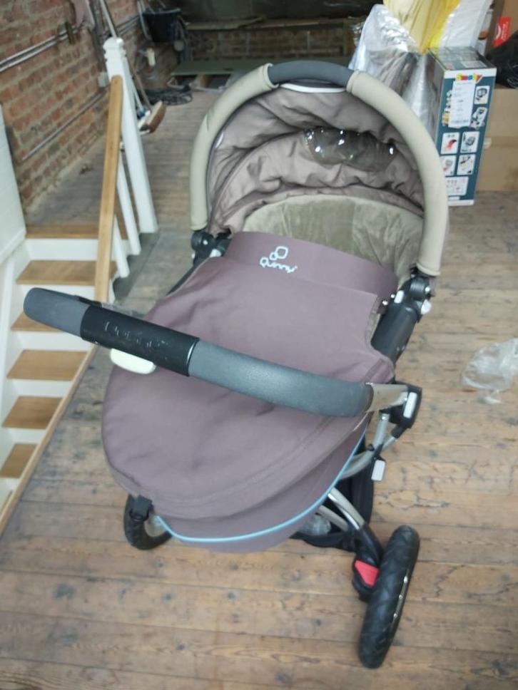 Poussette complète Quinny trois en un, Enfants & Bébés, Poussettes & Combinaisons, Utilisé, Poussette, Quinny, Pneus, Avec siège auto