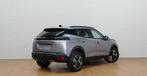 Peugeot 2008 1.2 HYBRID 145 e-DSC6 Allure, Auto's, Navigatiesysteem, Stof, Gebruikt, 110 g/km