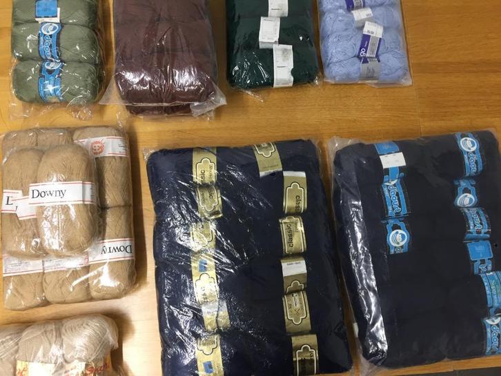 Breiwol+breinaalden - haakgaren+haakpennen - stofjes+knopen, Hobby en Vrije tijd, Breien en Haken, Ophalen