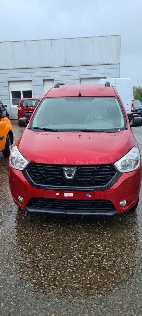 Mooi dacia dokker van met weinig kilometers, Auto's, Bestelwagens en Lichte vracht, Particulier, ABS, Achteruitrijcamera, Adaptive Cruise Control