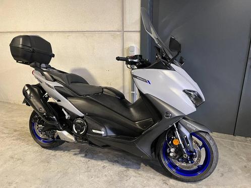 Yamaha Tmax 560 met topcase (bj 2020), Motoren, Motoren | Yamaha, Bedrijf, Scooter, 12 t/m 35 kW, 2 cilinders