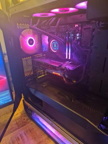 Gaming PC beschikbaar voor biedingen