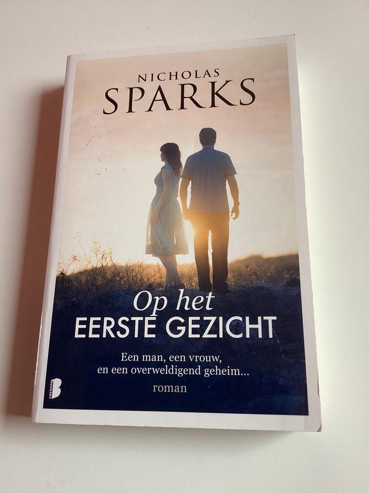 Nicholas Sparks - Op het eerste gezicht, Boeken, Literatuur, Zo goed als nieuw, Ophalen of Verzenden