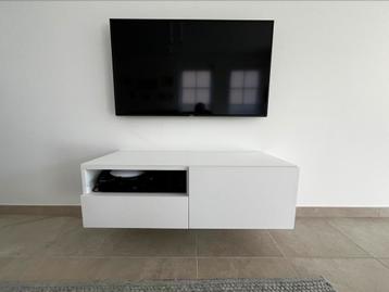 Tv meubel zwevend  beschikbaar voor biedingen