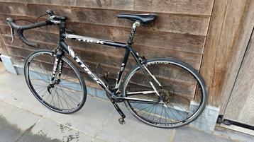 Trek fiets incl helm en schoenen. beschikbaar voor biedingen
