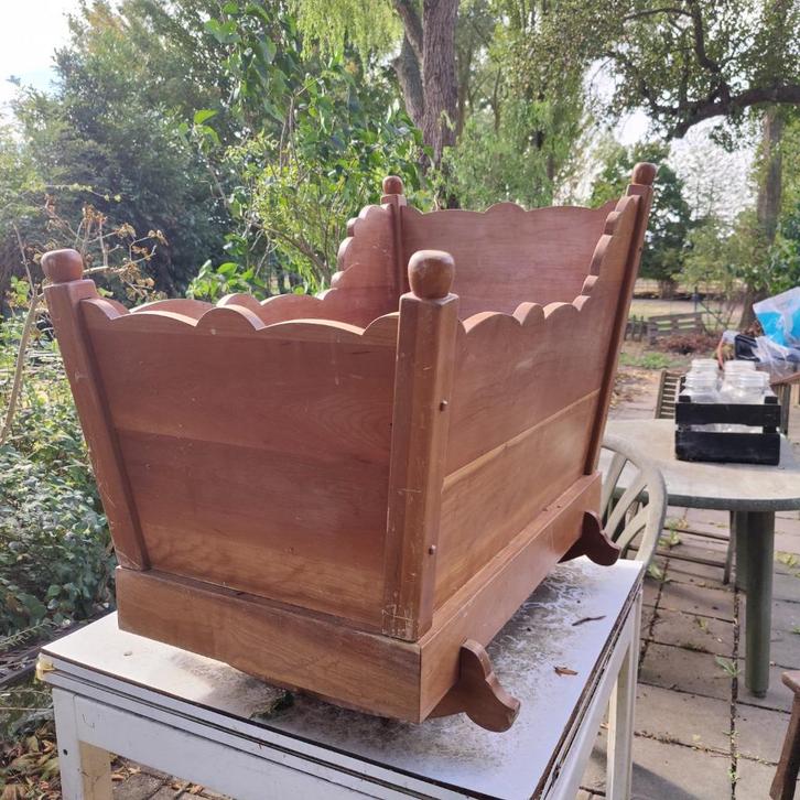 Prachtige houten wieg, Kinderen en Baby's, Kinderkamer | Bedden, Zo goed als nieuw, Ophalen