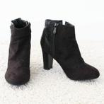 Mooie Zwart Suede Enkellaarsjes s27 (Maat 37) € 40,-, Verzenden, Zwart, Lage of Enkellaarzen, Zo goed als nieuw