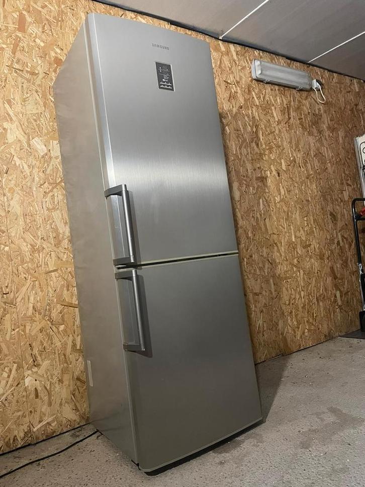 Grote Samsung Koelkast met Diepvries, Elektronische apparatuur, Koelkasten en IJskasten, Zo goed als nieuw, Met vriesvak, Energieklasse A of zuiniger