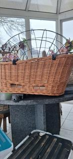 GRATIS fietsmandje voor klein hondje ., Tuin en Terras, Tuinsets en Loungesets, Ophalen, Zo goed als nieuw