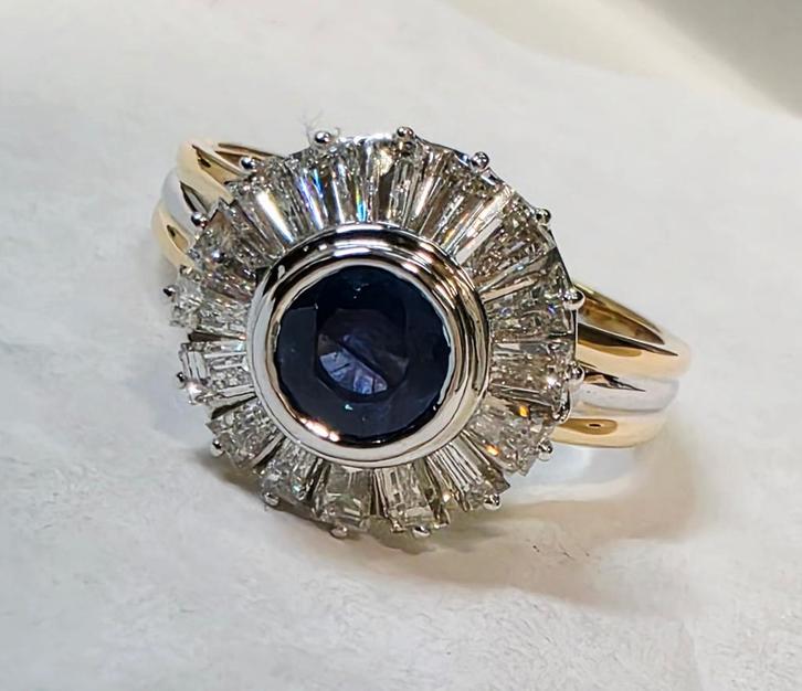 Klassieke gouden ring met saffier en diamanten 1,28kt, Bijoux, Sacs & Beauté, Bagues, Comme neuf, 19 à 20, Bleu, Or, Avec pierre précieuse