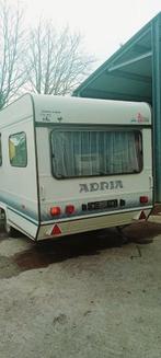 Adria caravan met voortent bij +papieren, Caravans en Kamperen, Caravans, Adria, Particulier