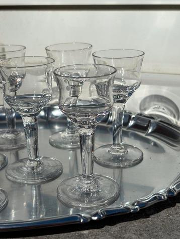 9 shotglaasjes beschikbaar voor biedingen