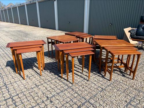 Vintage Nesting Tables, Huis en Inrichting, Tafels | Bijzettafels, Hout, Ophalen