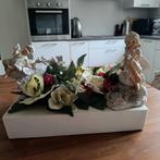 Decoratief engelenstuk met kunstbloemen – herdenkingsdecorat, Enlèvement
