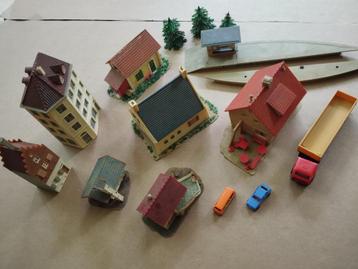 HO-trein panoramadecoratie Huizen, voertuigen...  beschikbaar voor biedingen