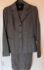 Broekpak dames, Kleding | Dames, Jasjes, Kostuums en Pakken, Ophalen, Zo goed als nieuw, Maat 38/40 (M), Grijs