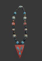 Oude Indiase halsketting van koraal en turkoois, Ophalen