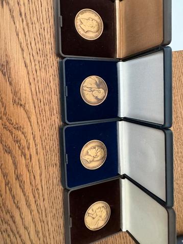 4x medailles (Leopold 1 , 2, 3 en Albert & Elisabeth) beschikbaar voor biedingen