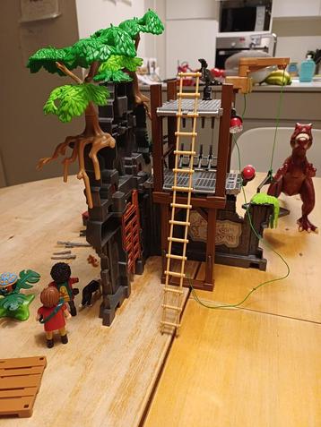 Playmobil - Dino Rex met explorers basiskamp (9429) beschikbaar voor biedingen