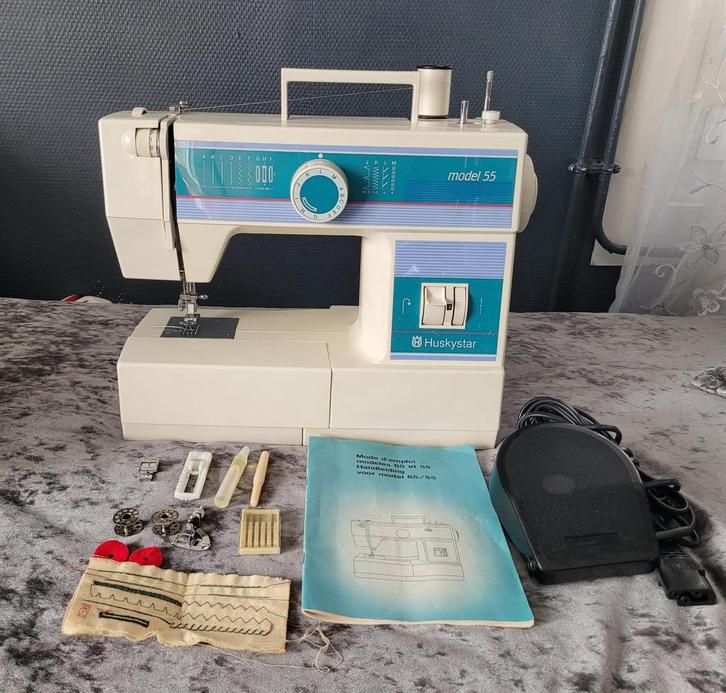 HUSKYSTAR naaimachine met instructies in zeer goede staat, Hobby en Vrije tijd, Naaimachines en Toebehoren, Zo goed als nieuw