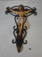 Vintage Christus beeld op smeedijzeren kruis, Ophalen of Verzenden