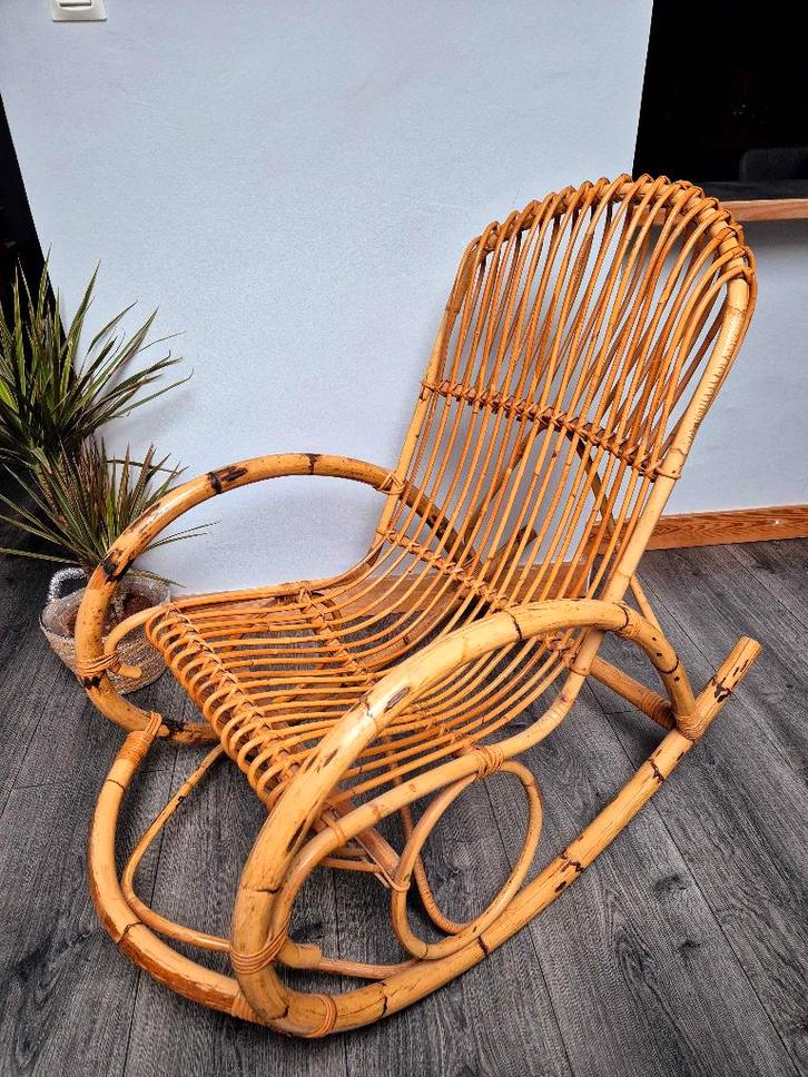 Vintage rotan schommelstoel, Antiek en Kunst, Antiek | Meubels | Stoelen en Sofa's, Ophalen