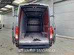 Iveco Daily 35S18 3.0L 180PK Automaat L2H2 LED ACC Navi 3.5t, Auto's, Automaat, Stof, Gebruikt, Euro 6