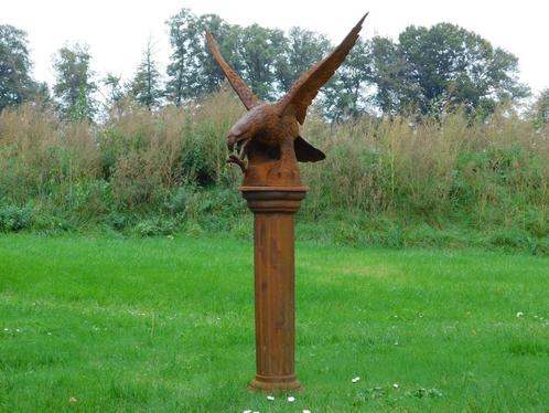 Aigle sur socle rond - 135 cm - Fonte, Jardin & Terrasse, Statues de jardin, Neuf, Enlèvement ou Envoi