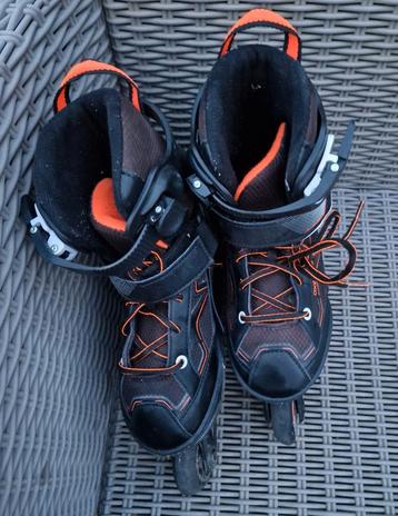 Mooie verstelbare rollerskates in maat 35-38 beschikbaar voor biedingen